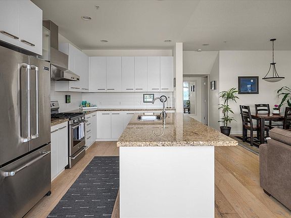 4th image of 38 Front St #Townhouse 10