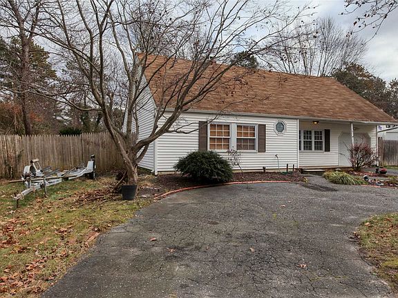 3rd image of 7 Blackpine Dr