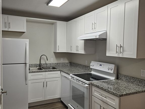 4th image of 7800 Irish Dr #131
