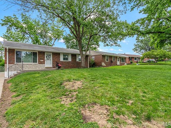 3rd image of 9834 Glenmont Dr