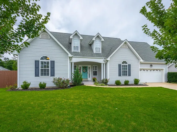 2435 Chimney Lake Cir, Soddy Daisy, TN 37379