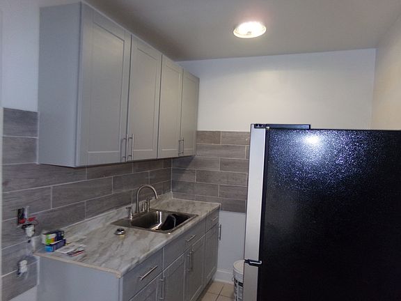 2nd image of 1620 W Morse Ave #206