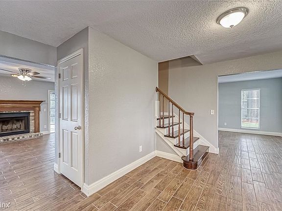 5th image of 2401R Bucknell Dr