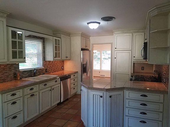 5th image of 7122 Westbrook Ln