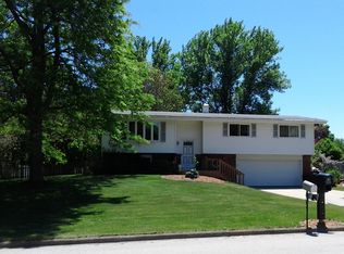 2711 Danbar Dr, Howard, WI 54313