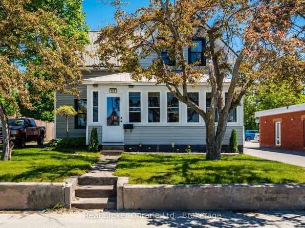 151 Main St, Penetanguishene, ON L9M 1L7