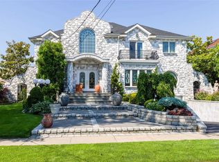 312 Frankel Blvd, Merrick, NY 11566