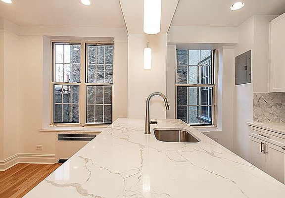 3rd image of 275 Central Park W #3H