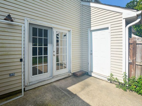 5th image of 234 Stefan Dr APT E