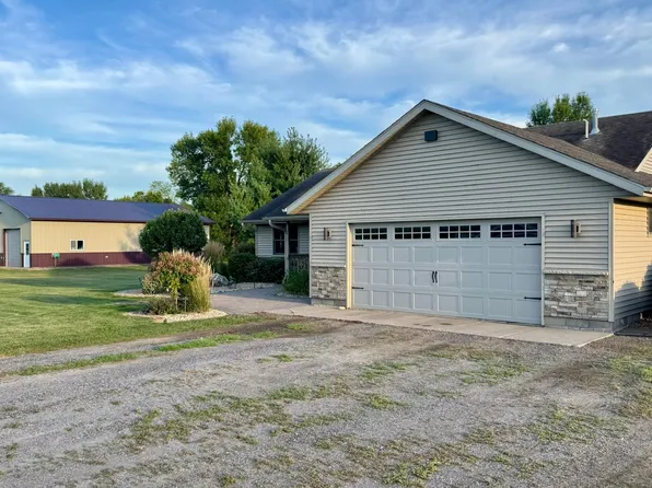 8809 Green Meadow Rd, Milaca, MN 56353