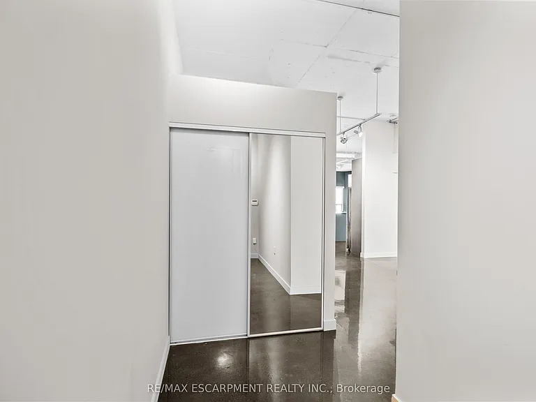 66 Bay St S #614 — Photo 4