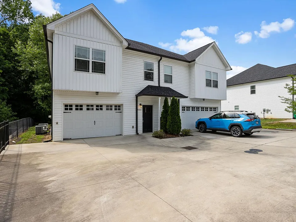8403 Brookmoor Ln