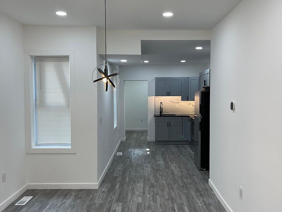 1st image of 1009 N Pine St