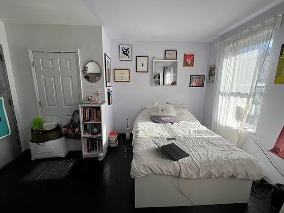 4th image of 93 E 7th St APT 4F