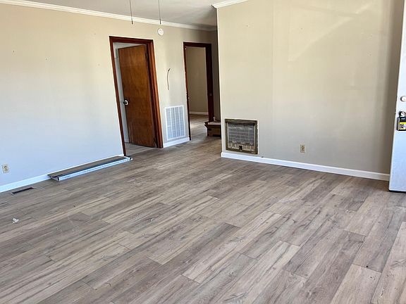 2nd image of 302 N Armstrong St