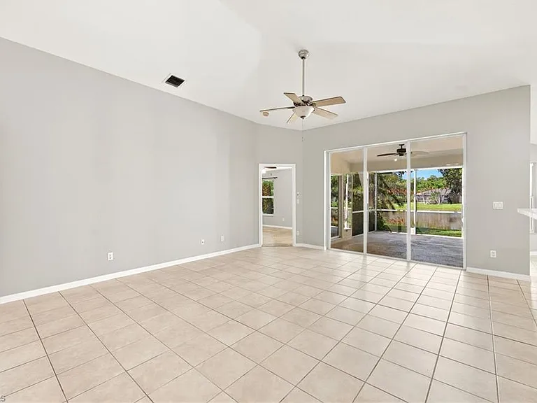 25925 Pebblecreek Dr — Photo 16
