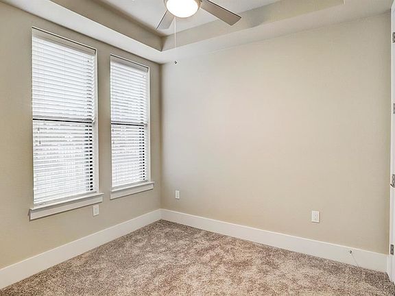 4th image of 2401 Crawford St #C1d
