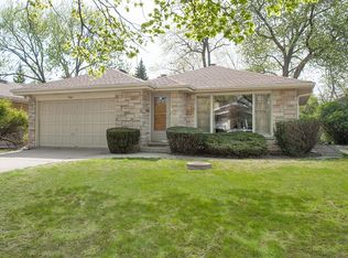 7040 N Kilpatrick Ave, Lincolnwood, IL
