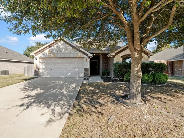 224 Commonwealth Cir, Waxahachie, TX 75165