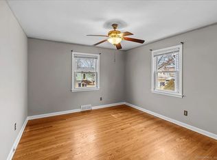 27 Mohawk Dr, West Haven, CT 06516