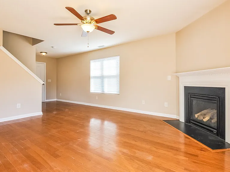63 Brookhaven Dr — Photo 2