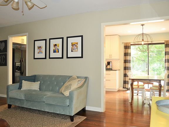 3rd image of 10343 Woodson Dr