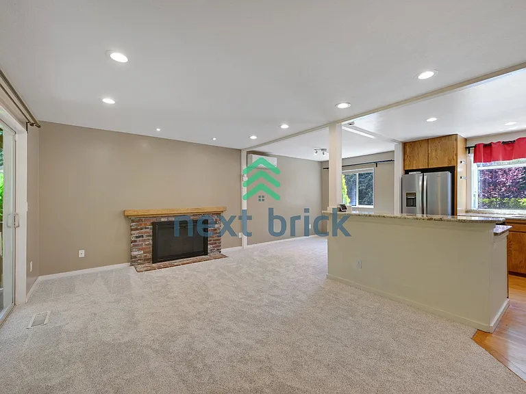 21638 SE 32nd Pl — Photo 9
