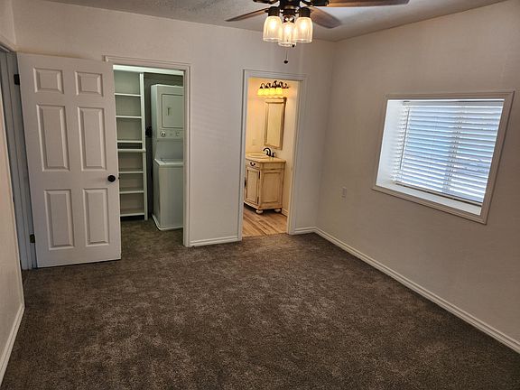 3rd image of 960 S Main St