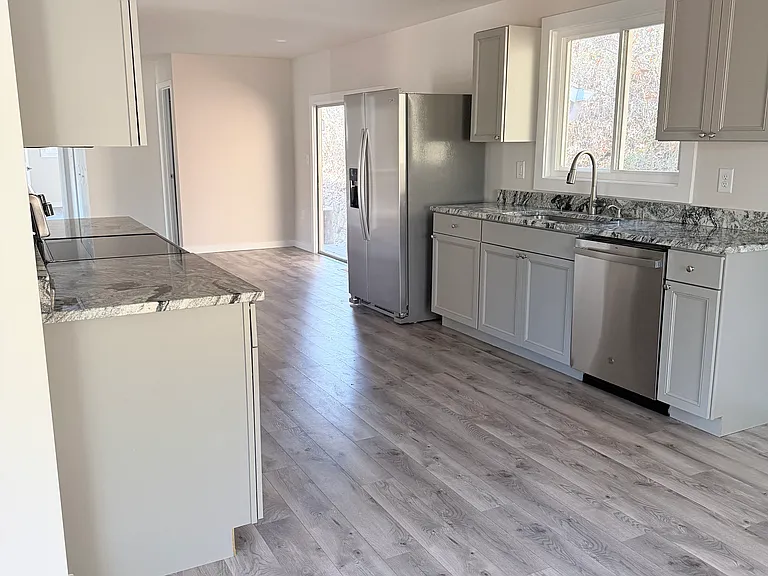 111 Maple St — Photo 8