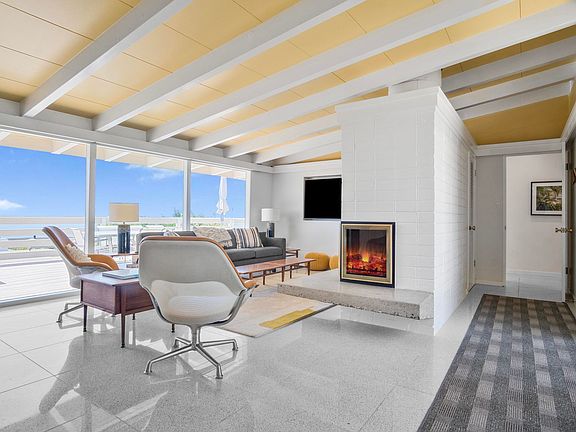 4th image of 4144 Palos Verdes Dr S