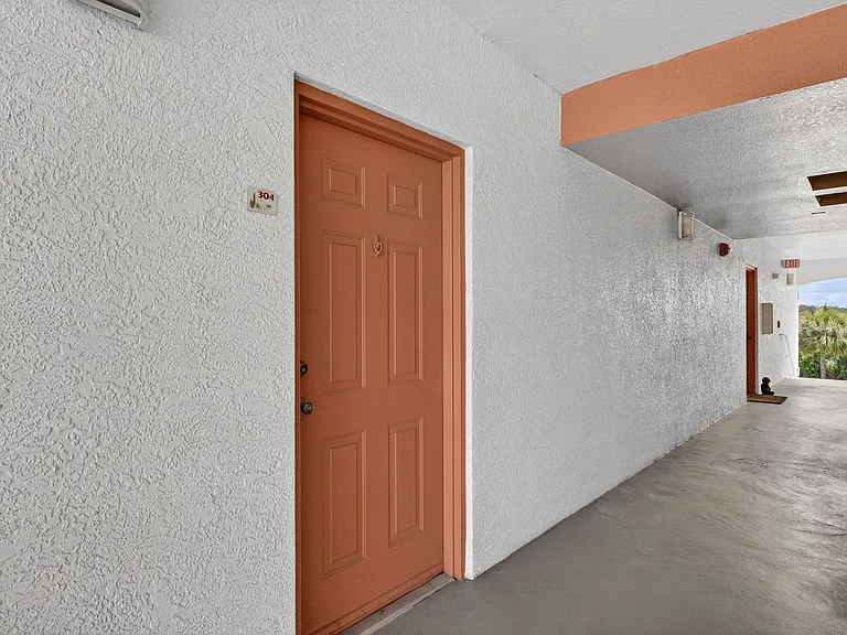 6481 Aragon Way #304 — Photo 2
