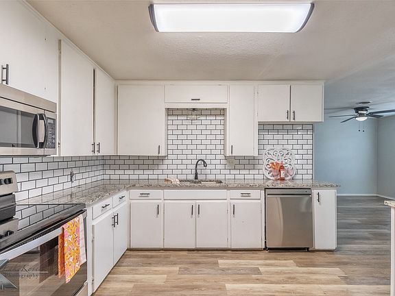 3rd image of 802 S Bowie Dr