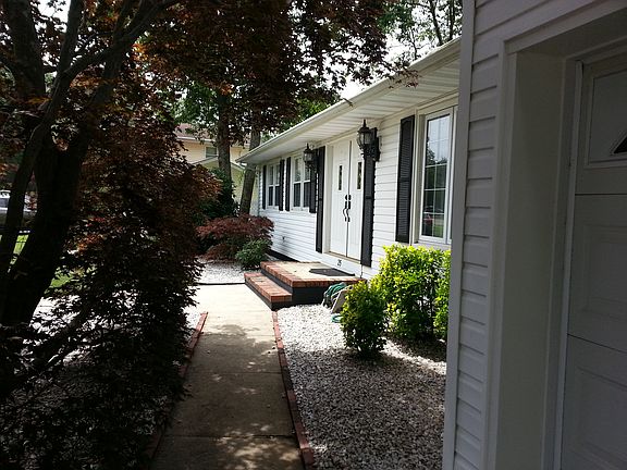 4th image of 25 N Tunesbrook Dr