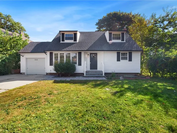 255 Bayview Avenue, Amityville, NY 11701
