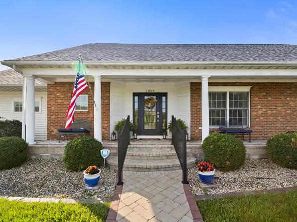 1805 Cobble Creek Dr, Mahomet, IL 61853