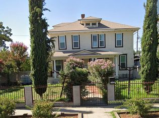 1222 E Sierra Way, Dinuba, CA 93618
