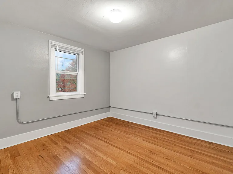 1046 Courtney St NW #2 — Photo 11