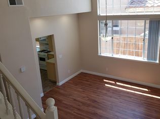 2032 E Oldfield St, Lancaster, CA 93535