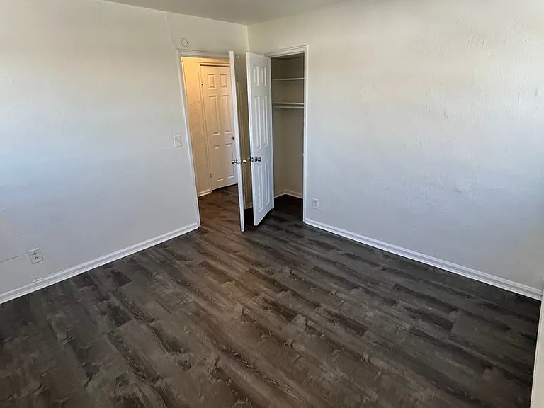 4056 Reading Rd — Photo 23