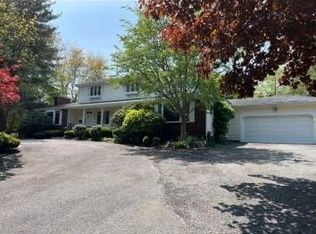 15 Windermere Way, Warwick, RI 02886