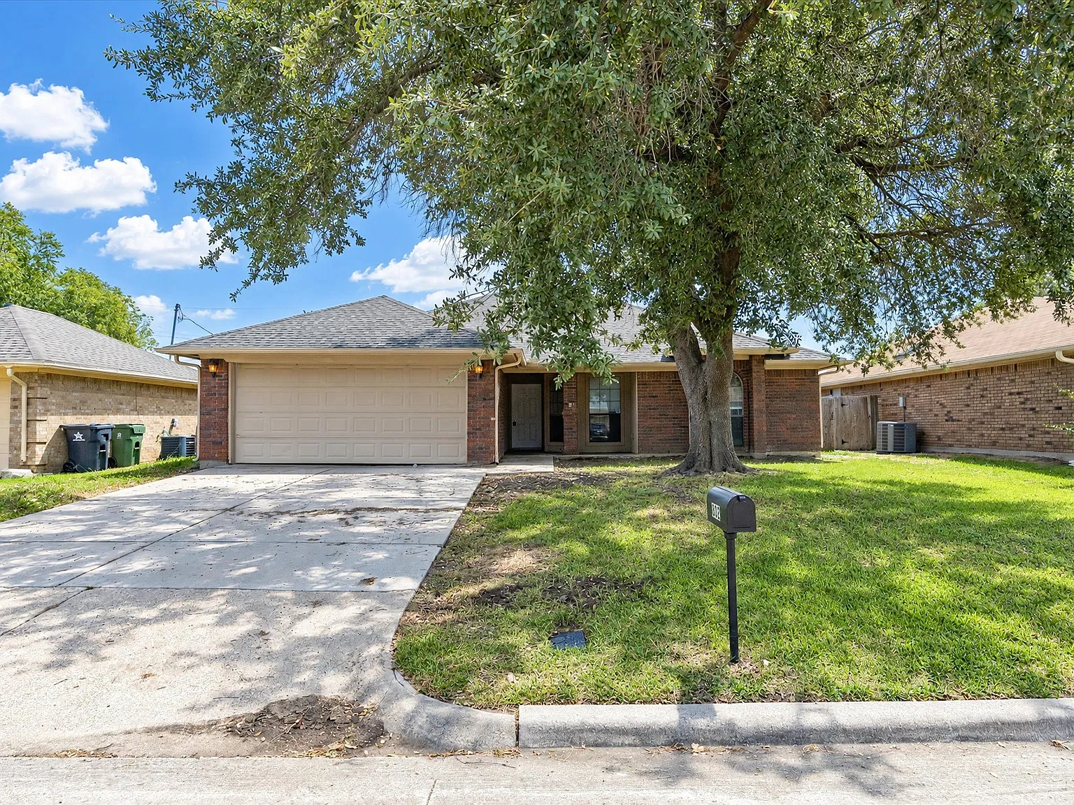 3 bed, 1500 sqft, $2,400 — Photo 3