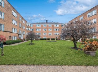 520 Michigan Ave APT 1E, Evanston, IL 60202