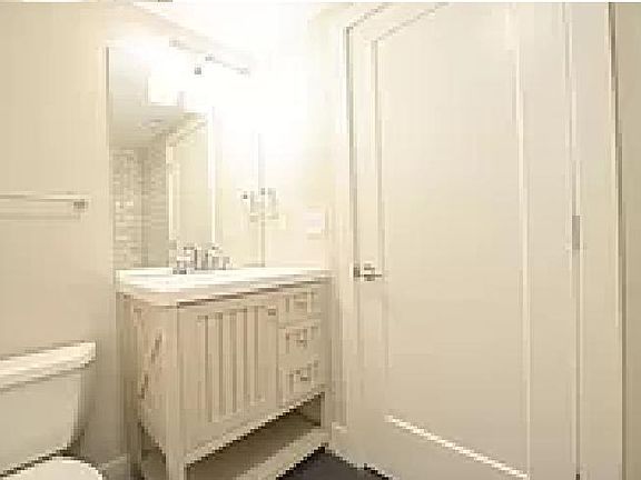 5th image of 1115 Pine St APT 4E