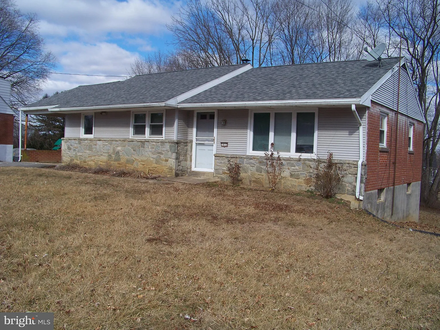 1613 Magnolia Dr photo 1
