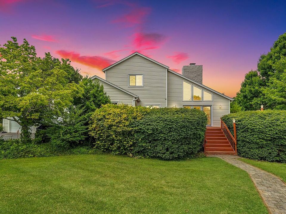 1st image of 304 Layman Ct