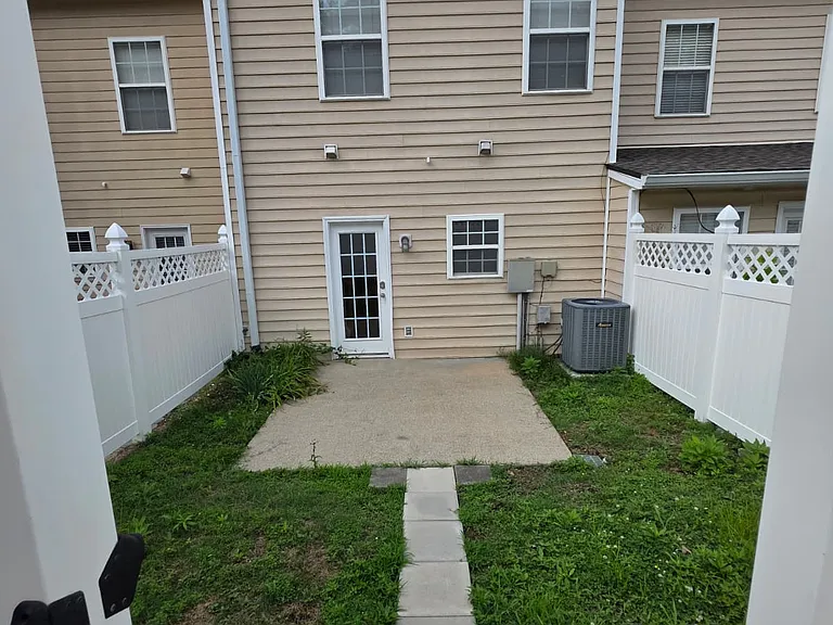 7025 Sunnywood Dr — Photo 20