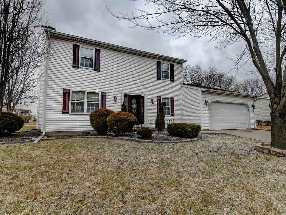 1st image of 417 Crown Point Dr