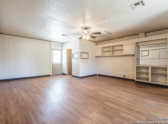 3rd image of 4854 Shadydale Dr