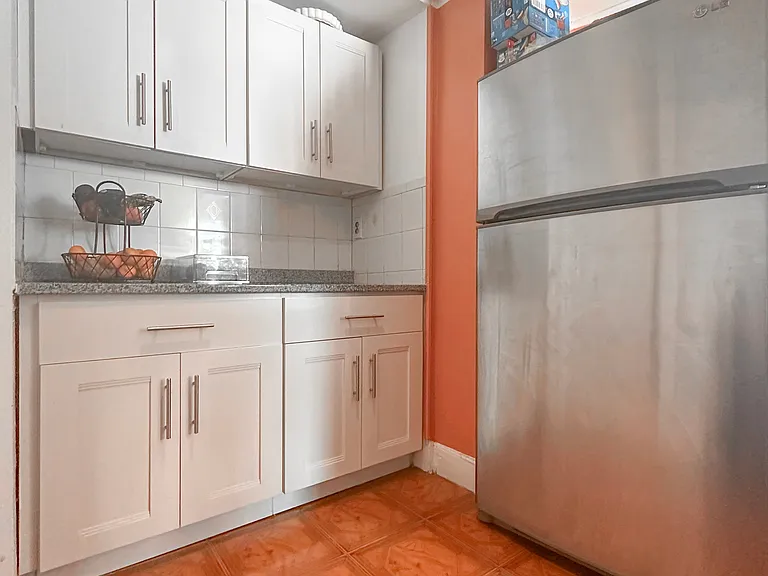 184 Maple St #2 — Photo 5