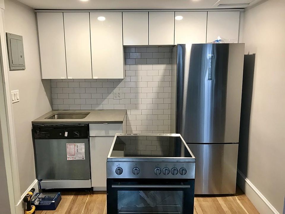 2nd image of 829 Boylston St #1